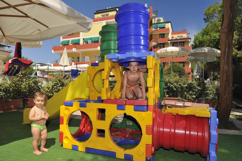 Hotel Bembo Bibione Exterior photo